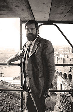 Franco Bonari, nato nel 1967 geometra e libero professionista, padre di Marco e Carlo Bonari